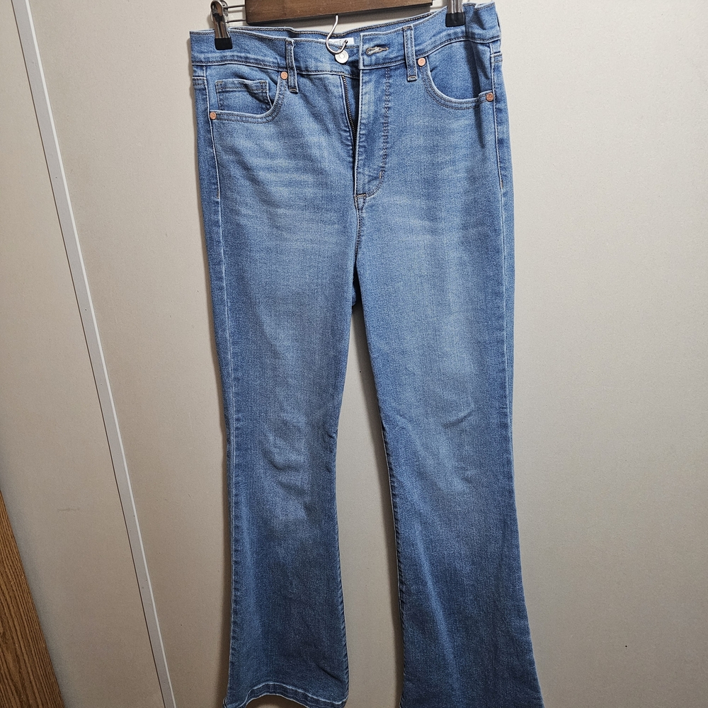 Sofia Vegara Melissa Light Blue Flare Jeans